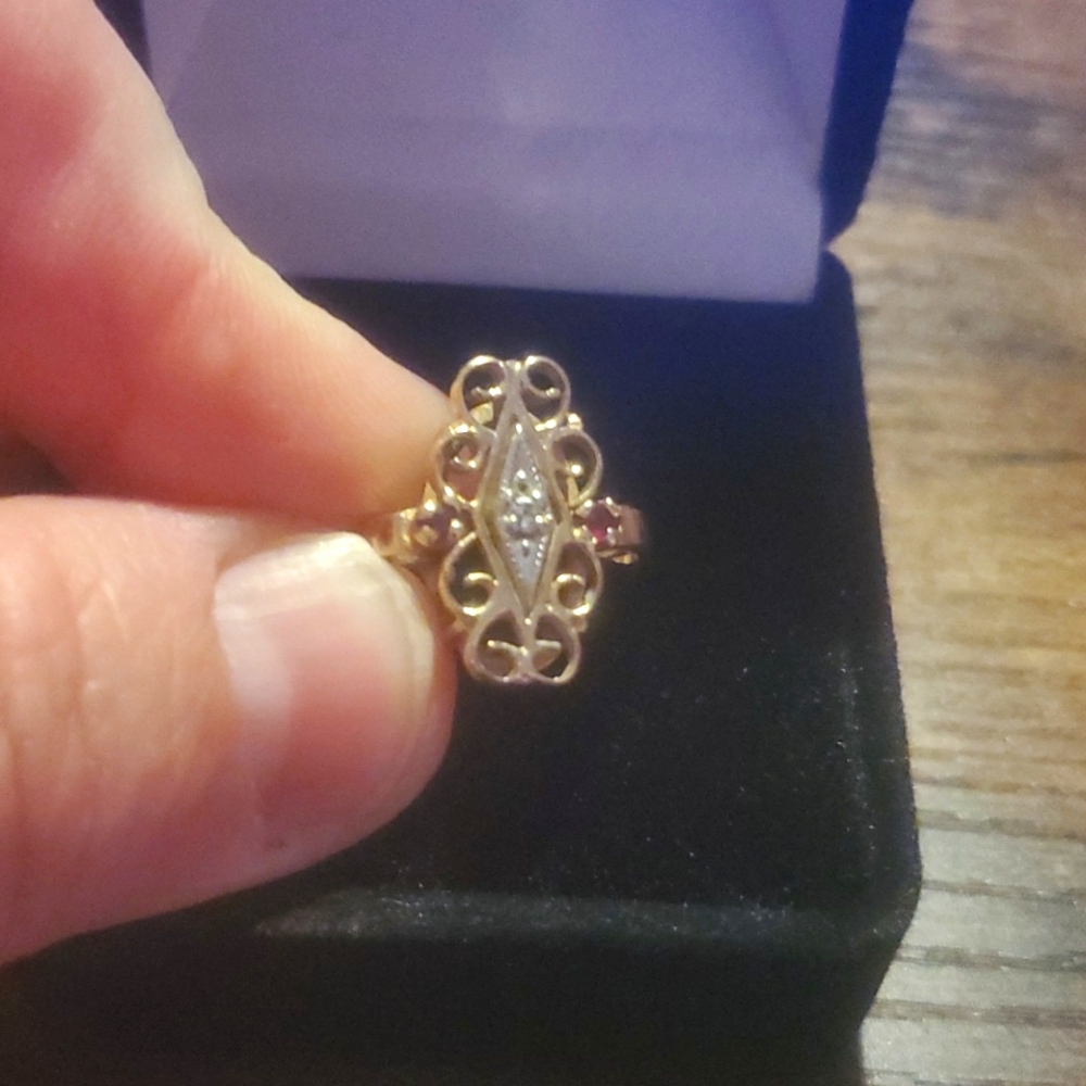 Antique victorian style ring